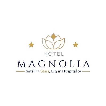 Hotel Magnolia アルベンガ エクステリア 写真